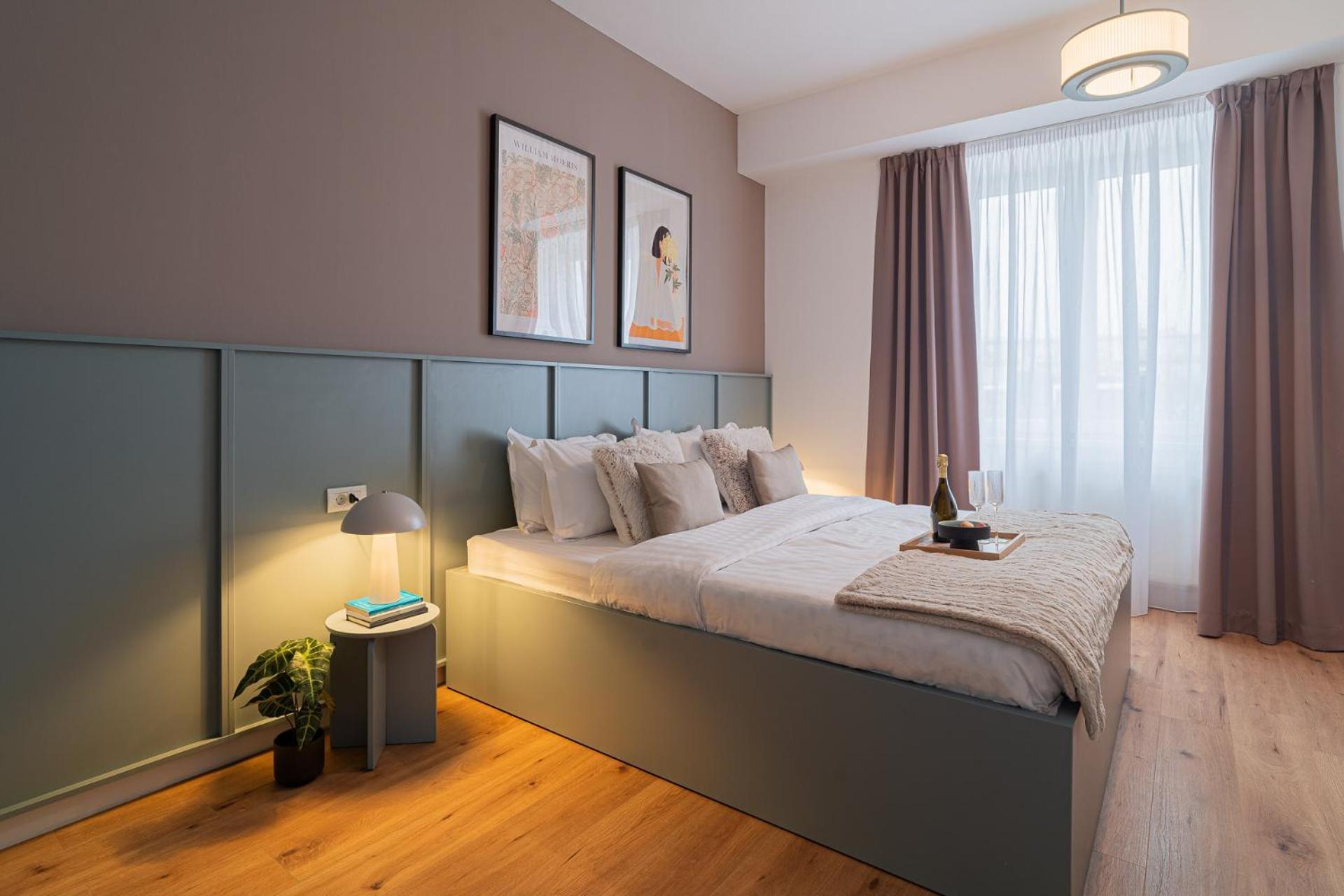 Loggia & Luxe 5Br Penthouse In Universitatii Area บูคาเรสต์ ภายนอก รูปภาพ